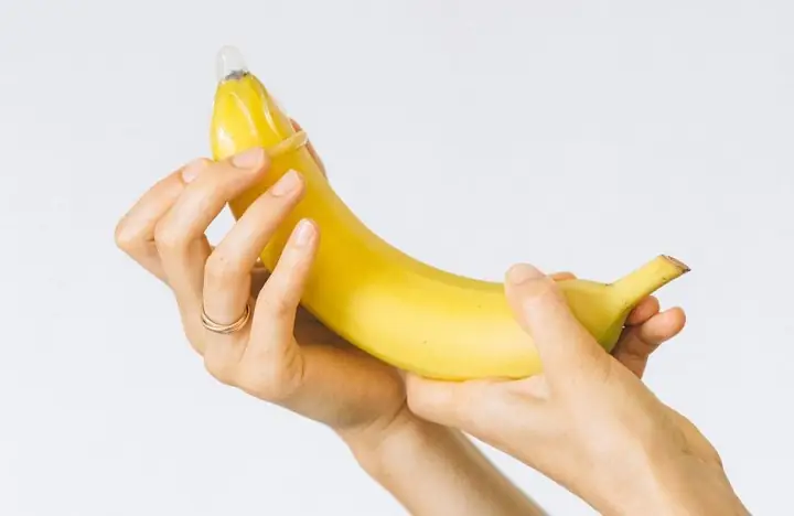 Bước 1: Đo chu vi của “cậu nhỏ” khi cương cứng