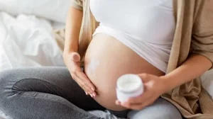 1Mẹ bầu dùng sữa dưỡng thể có an toàn không?