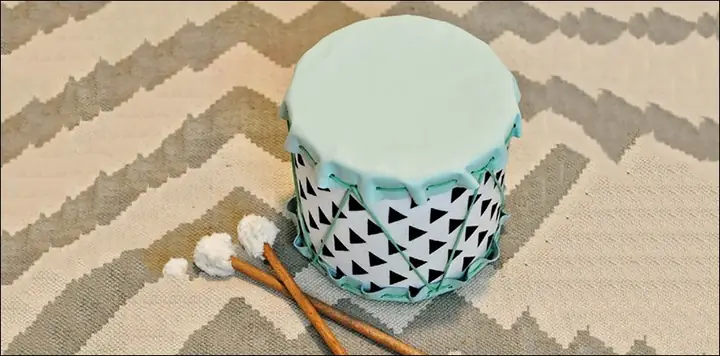 1.2. Làm trống đồ chơi từ vỏ hộp sữa bột