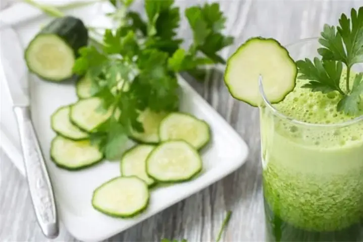 Nước ép cần tây dưa leo giảm cân