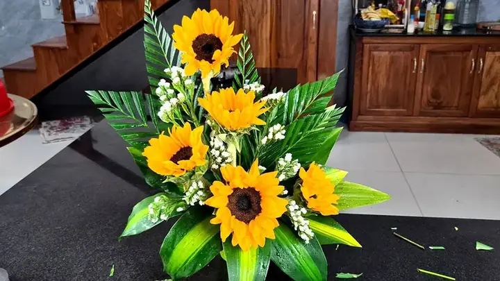 Cách cắm hoa hướng dương 20/11 đơn giản nghệ thuật siêu đẹp Cách cắm hoa hướng dương 20/11 đơn giản nghệ thuật siêu đẹp