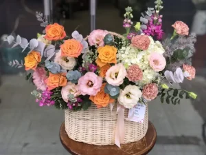 3Cách cắm lẵng hoa cát tường chơi xuân