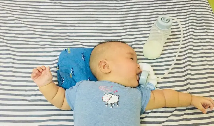 1.2 Ưu nhược điểm của bình sữa rảnh tay