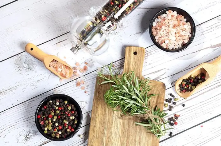 Chườm Muối Rang Thảo Dược Chườm Muối Rang Thảo Dược