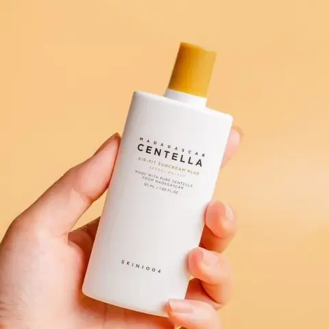 2.10 Kem chống nắng Skin1004 Madagascar Centella Air-Fit SunCream SPF50+ PA++++ 2.10 Kem chống nắng Skin1004 Madagascar Centella Air-Fit SunCream SPF50+ PA++++