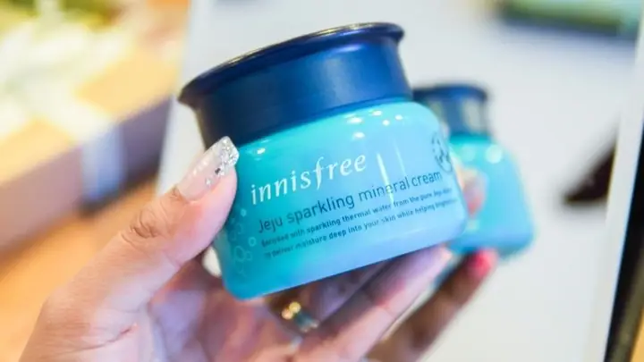 10Kem cấp nước giữ ẩm Innisfree Jeju Sparkling Moisture Cream
