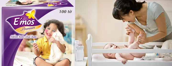 Vệ Sinh Bằng Khăn Giấy Khô Cho Trẻ Sơ Sinh Không Đúng Cách