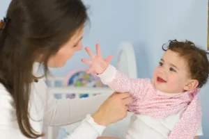 mặc quần áo cho bé mùa đông