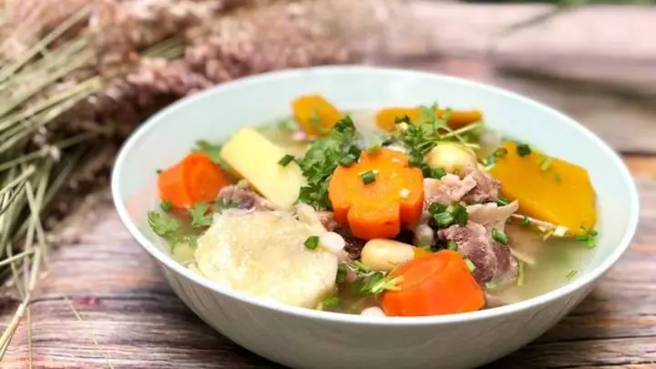 Canh xương heo thập cẩm