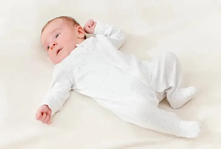 Chọn Quần Áo Cho Bé Sơ Sinh 1 Tháng Có Kích Cỡ Phù Hợp