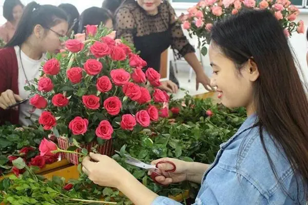 Lớp Học Cắm Hoa Nghệ Thuật Chào Mừng Kỷ Niệm Ngày Nhà Giáo Việt Nam 20/11
