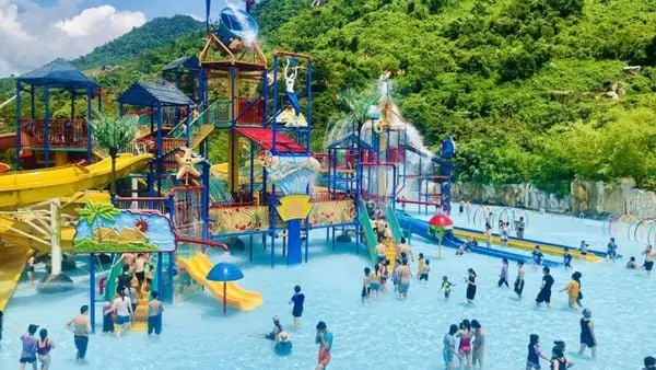 Công Viên Suối Khoáng Nóng Núi Thần Tài