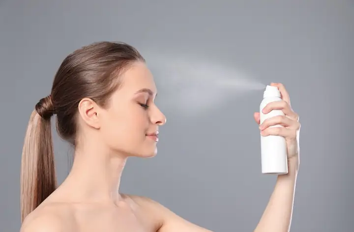 Hướng Dẫn Chọn Nước Xịt Khoáng Phù Hợp Cho Da Mụn