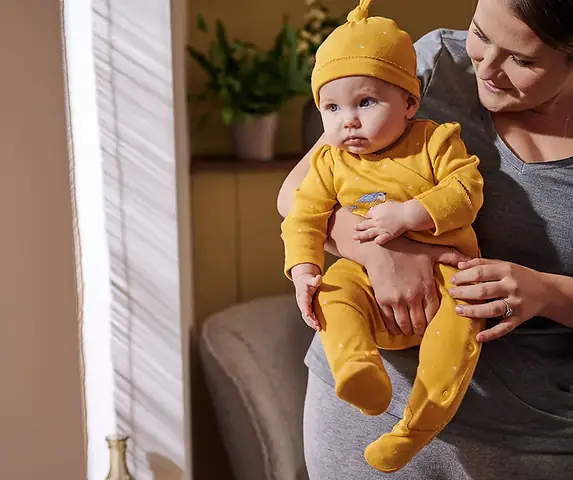 Khi Nào Nên Đội Mũ Cho Trẻ Sơ Sinh?