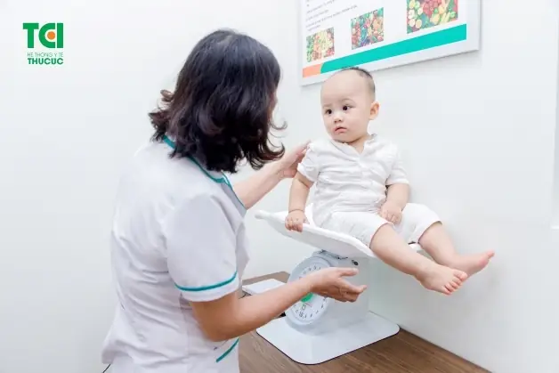 Một Số Lưu Ý Khi Cho Trẻ Sơ Sinh Tắm Nắng