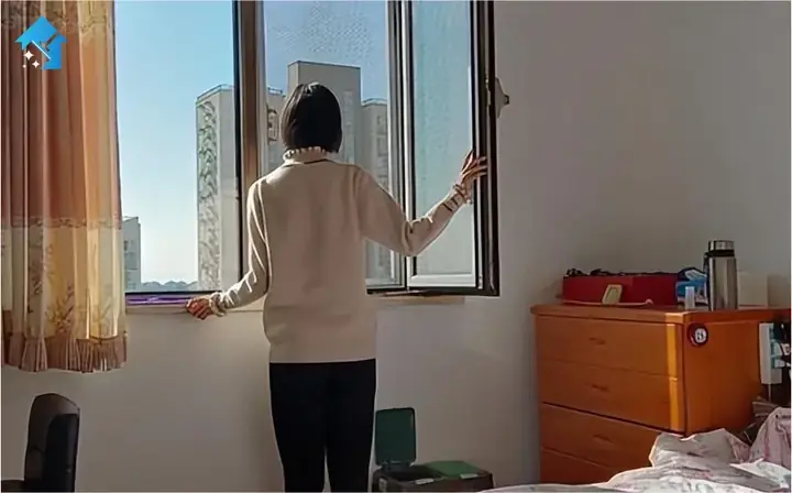 Mẹo 8 – Mở Cửa Cho Sàn Khô Tự Nhiên, Hạn Chế Ẩm Đọng