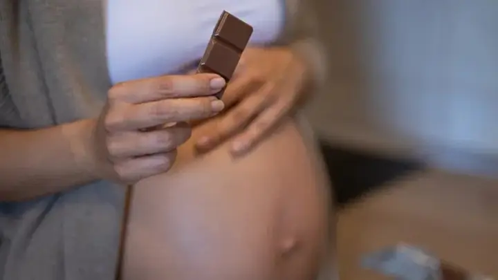 Mẹ Bầu Ăn Socola Được Không? Lợi Ích Khi Ăn Socola