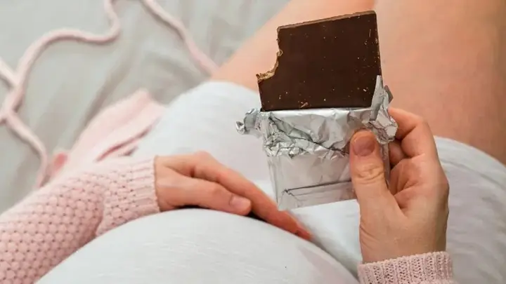 Một Số Tác Dụng Phụ Khi Mẹ Bầu Tiêu Thụ Quá Nhiều Socola