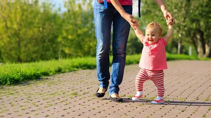 Sự Phát Triển Khả Năng Vận Động Của Bé 12 Tháng Tuổi