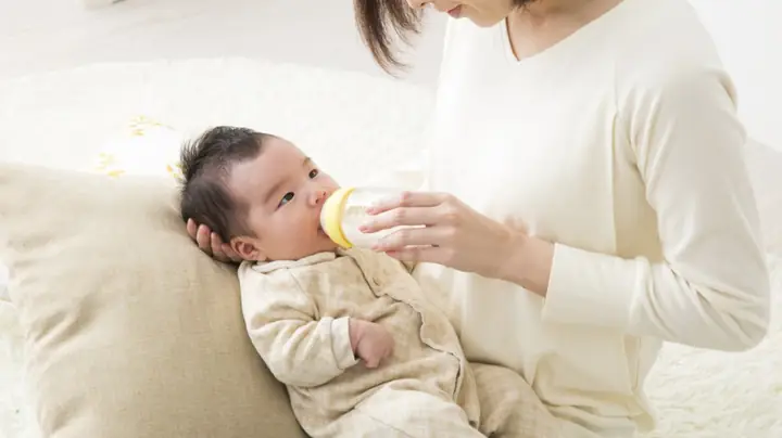 Lượng Sữa Cho Bé 4 Tháng Tuổi Bao Nhiêu Là Đủ? Lượng Sữa Cho Bé 4 Tháng Tuổi Bao Nhiêu Là Đủ?