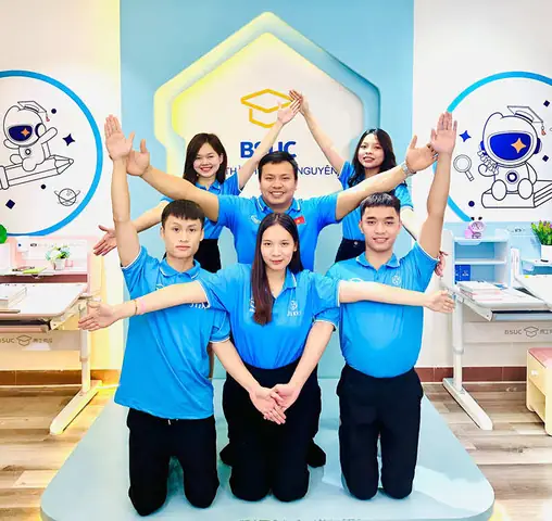 +20 Bàn Học Thông Minh Chống Gù Cho Bé 2025