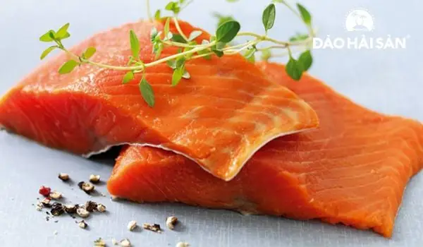 Cách Lựa Chọn Cá Hồi Chuẩn Để Sốt Bơ Tỏi