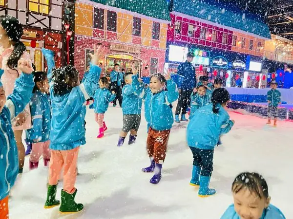 Khu Vui Chơi Tuyết Snow Town Sài Gòn Quận 2 Khu Vui Chơi Tuyết Snow Town Sài Gòn Quận 2