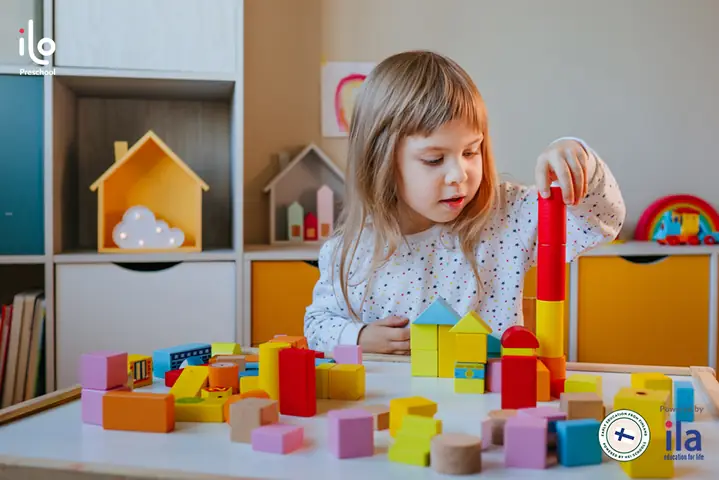 24. Các Trò Chơi Cho Trẻ 2-3 Tuổi: Chơi Xây Nhà 24. Các Trò Chơi Cho Trẻ 2-3 Tuổi: Chơi Xây Nhà