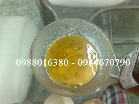 Mật Ong Nguyên Chất Làm Chín Lòng Đỏ Trứng Gà