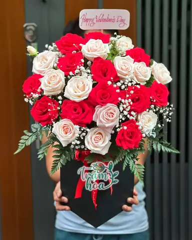 Các Bước Cắm Hoa Hồng Vào Giỏ Một Cách Chuyên Nghiệp? Các Bước Cắm Hoa Hồng Vào Giỏ Một Cách Chuyên Nghiệp?