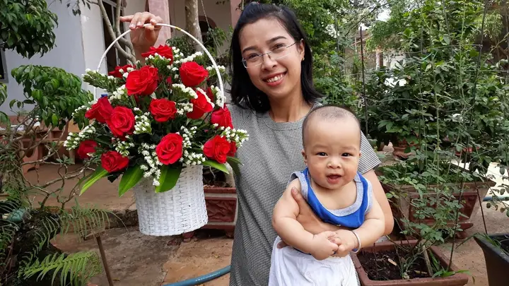 Các Bước Cắm Hoa Hồng Vào Giỏ Một Cách Chuyên Nghiệp? Các Bước Cắm Hoa Hồng Vào Giỏ Một Cách Chuyên Nghiệp?