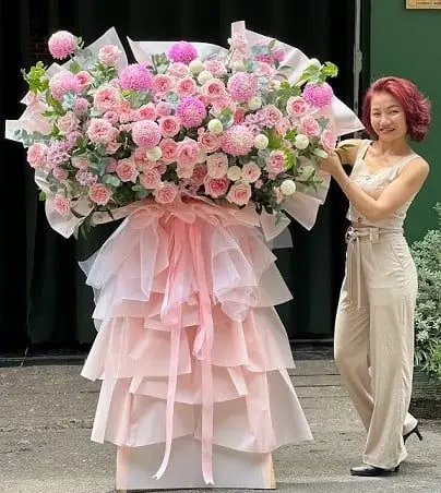 Các Bước Cắm Hoa Hồng Vào Giỏ Một Cách Chuyên Nghiệp? Các Bước Cắm Hoa Hồng Vào Giỏ Một Cách Chuyên Nghiệp?