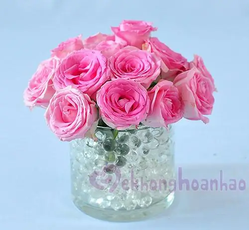 Cách Cắm Hoa Đẹp Với Ly Hoa Hồng Phấn