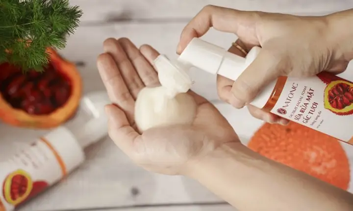 Kết Hợp Dùng Sữa Rửa Mặt Gấc Natonic Dưỡng Da Hồng Hào