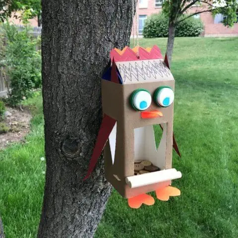 Cach-lam-ngoi-nha-bang-hop-sua-cho-cac-chu-chim