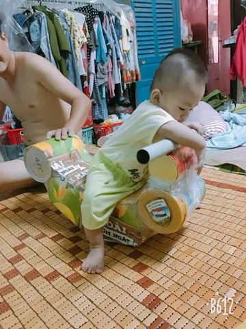 Oách Nhất Trung Thu Năm Nay: Bố Trẻ Tự Làm Chiếc Đèn Vừa "siêu To Khổng Lồ" Vừa Có Động Cơ Khiến Ai Nấy Trầm Trồđọc Ngay