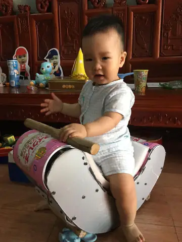 Oách Nhất Trung Thu Năm Nay: Bố Trẻ Tự Làm Chiếc Đèn Vừa "siêu To Khổng Lồ" Vừa Có Động Cơ Khiến Ai Nấy Trầm Trồđọc Ngay