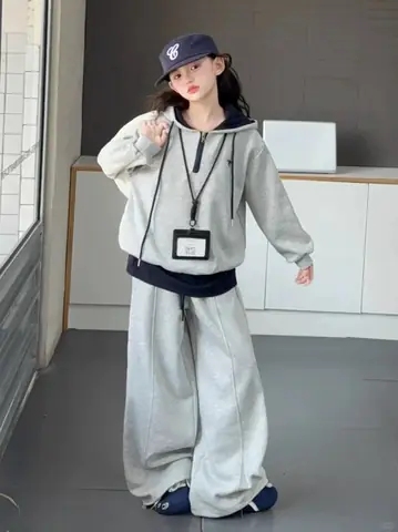 Áo Hoodie Xám + Quần Nỉ Suông Xám + Mũ Lưỡi Trai Xanh Than