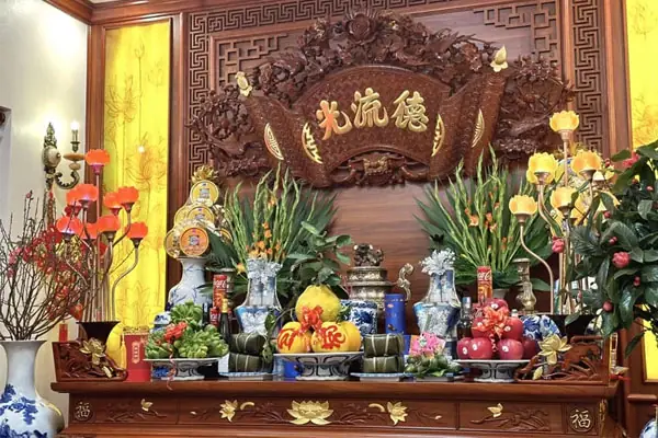 Nghệ Thuật Cắm Hoa Bàn Thờ Gia Tiên