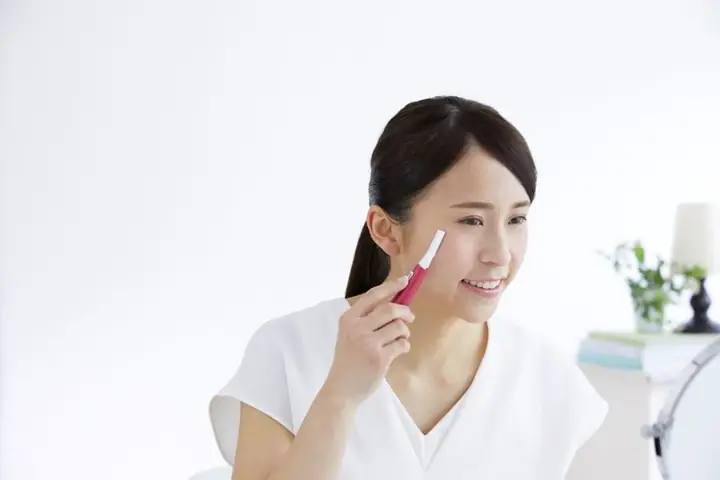 Có Nên Cạo Lông Mặt Trước Khi Trang Điểm Không? Cạo Lông Mặt Có Tốt Không? Có Nên Cạo Lông Mặt Trước Khi Trang Điểm Không? Cạo Lông Mặt Có Tốt Không?