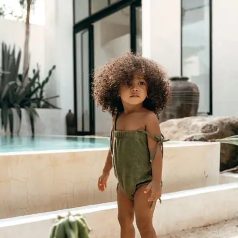 Tóc Ngắn Và Xoăn Cho Bé Gái