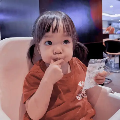 Kiểu Tóc Ngắn Bob Siêu Cute Cho Bé 2 Tuổi