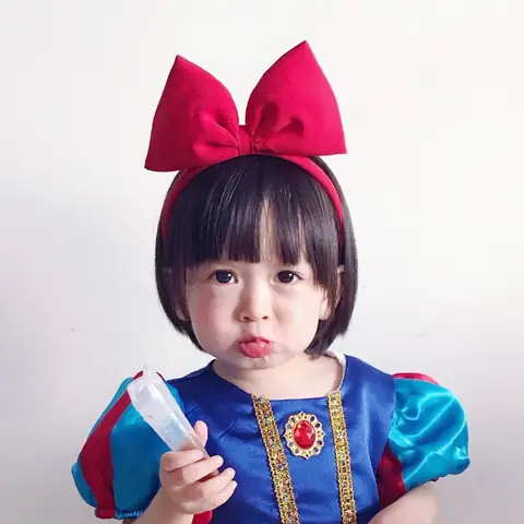 Cắt Tóc Búp Bê Cho Bé Gái Kiểu Vui Nhộn