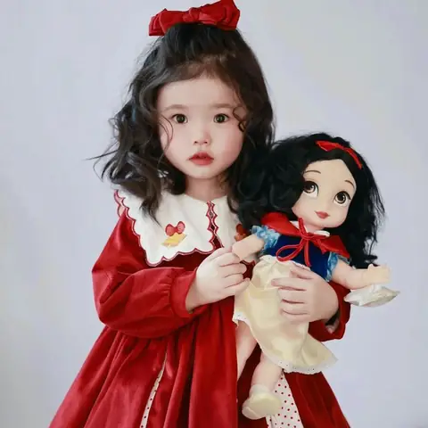 Tóc Ngắn Và Xoăn Cho Bé Gái