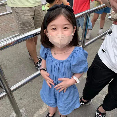 Kiểu Tóc Ngắn Bob Siêu Cute Cho Bé 2 Tuổi