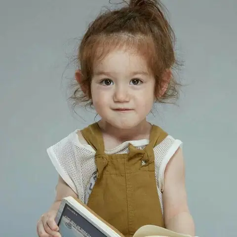 Tóc Ngắn Và Xoăn Cho Bé Gái