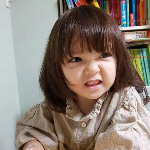 Tóc Ngắn Trẻ Em Kiểu Pixie Độc Đáo