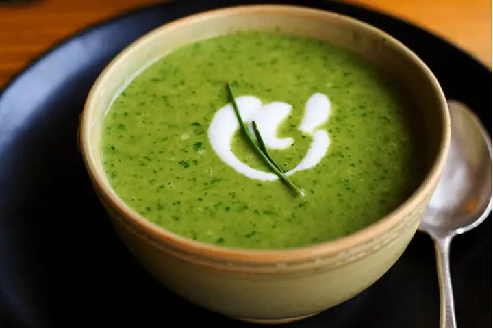 Cháo Trứng Gà Rau Ngót