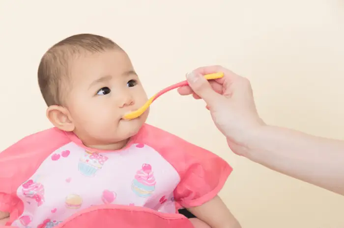 Hướng Dẫn Cách Cho Bé Ăn Dặm Chuẩn: Con Đủ Chất, Mẹ Nhàn Tênh ... Hướng Dẫn Cách Cho Bé Ăn Dặm Chuẩn: Con Đủ Chất, Mẹ Nhàn Tênh ...