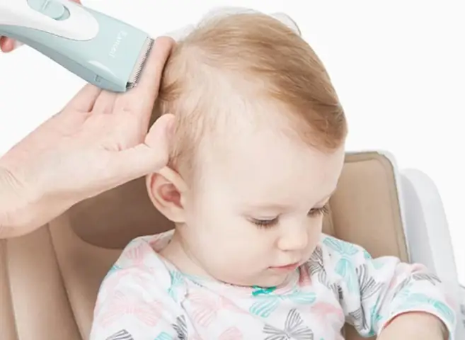 Tại Sao Phải Chọn Ngày Cắt Tóc Cho Bé?